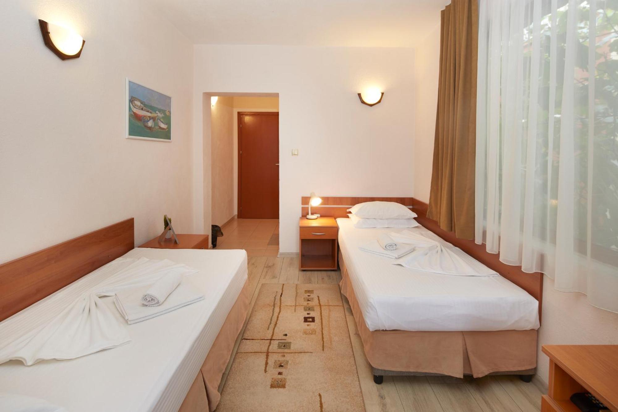 Nirvana Guest House Nesebar Exterior foto