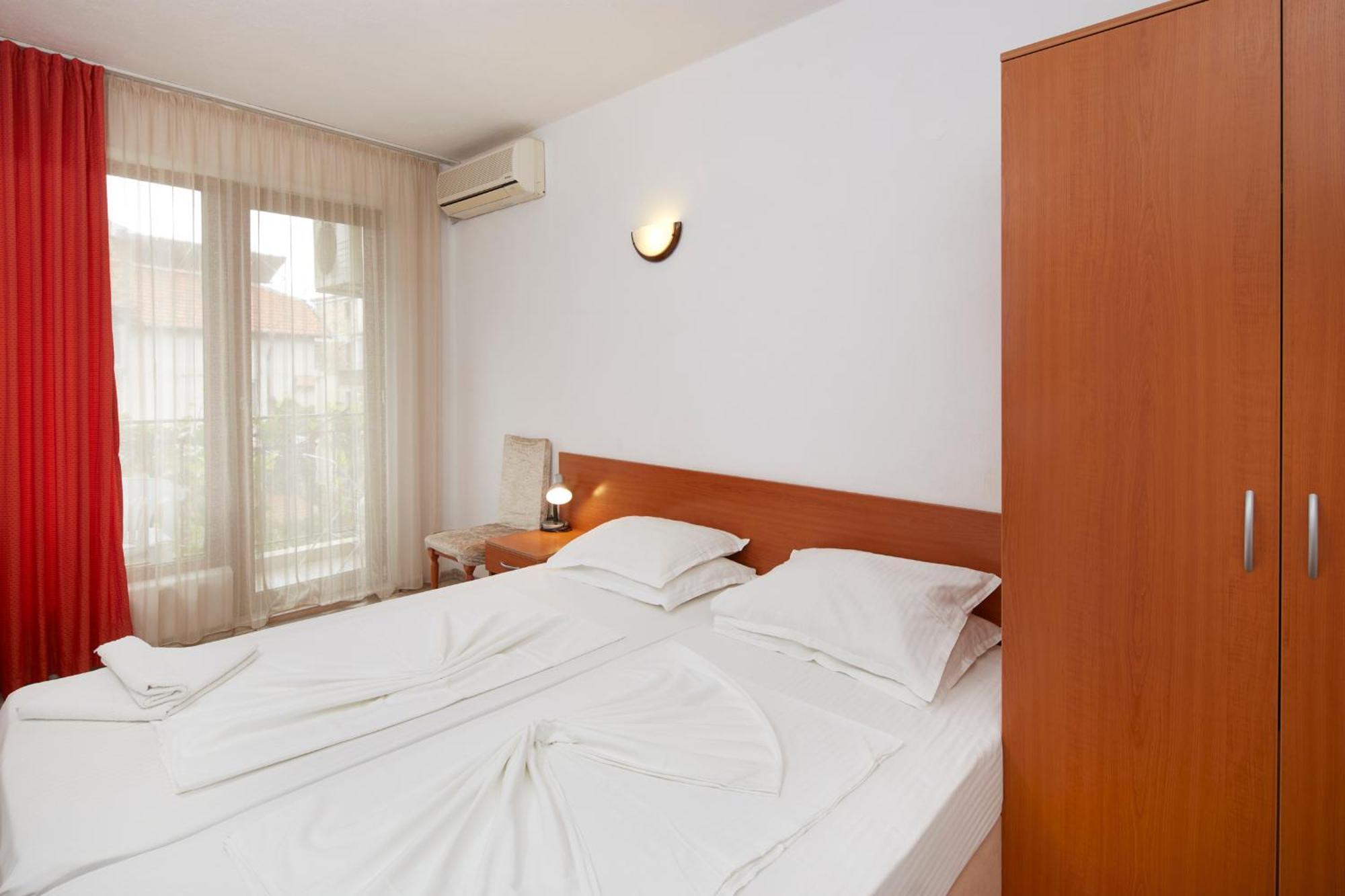 Nirvana Guest House Nesebar Exterior foto
