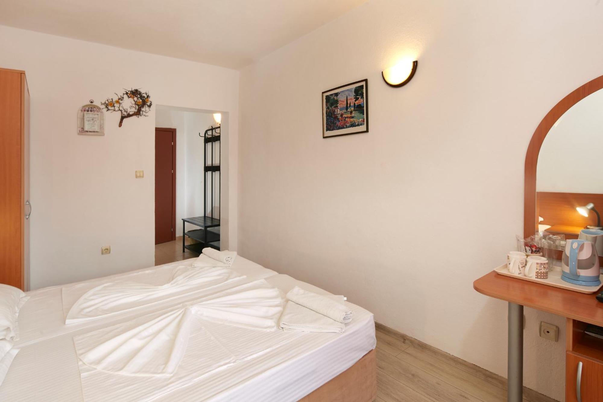 Nirvana Guest House Nesebar Exterior foto