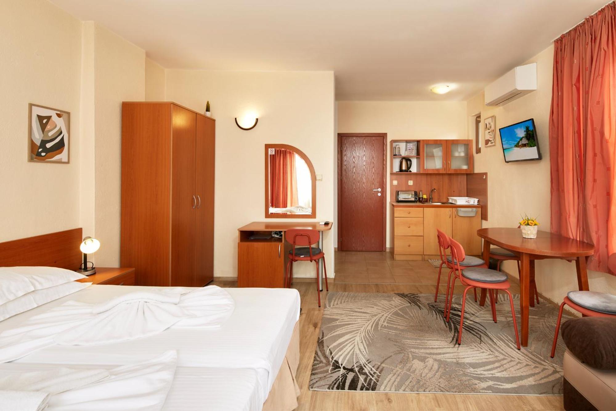 Nirvana Guest House Nesebar Exterior foto